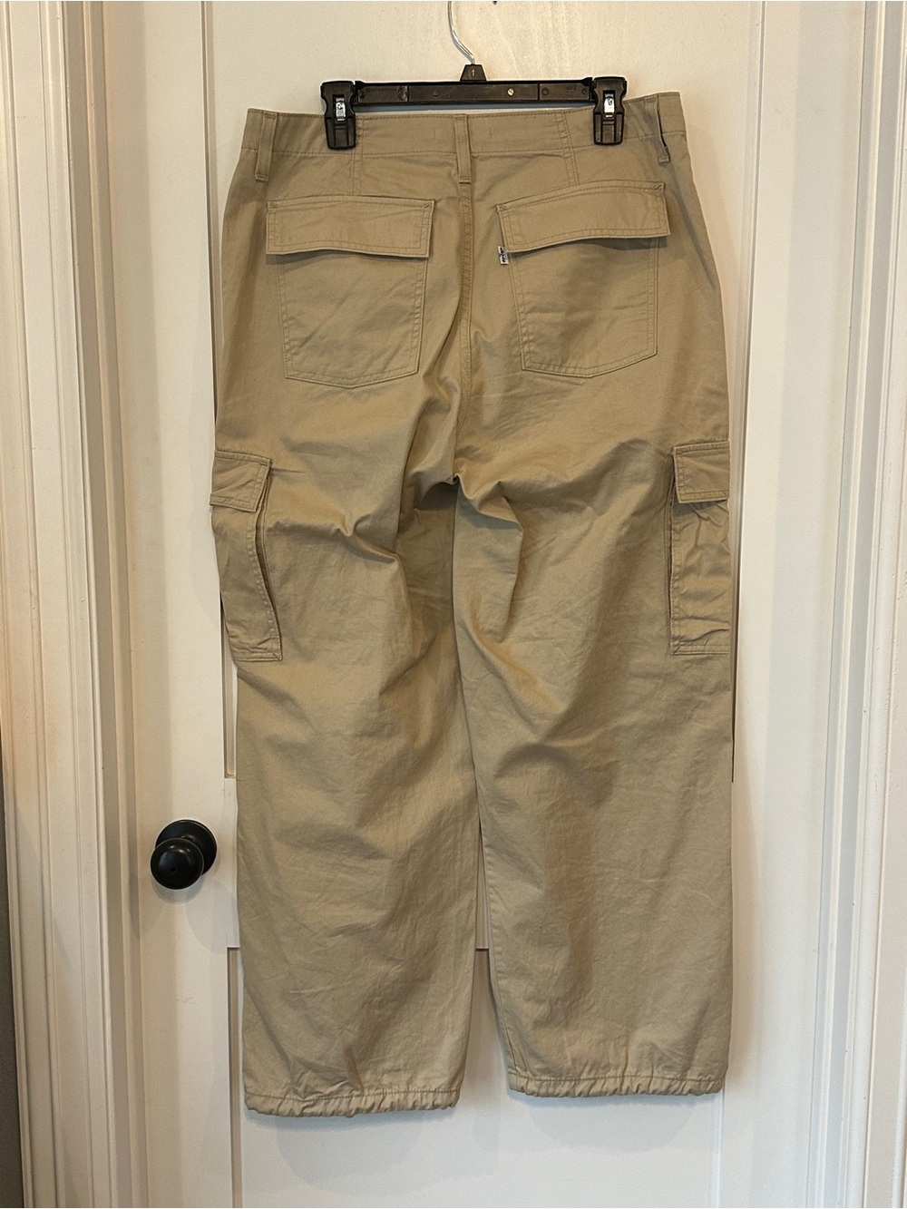 Levi's Women's ‘94 baggy Wide Leg Cargo Pants in Khaki